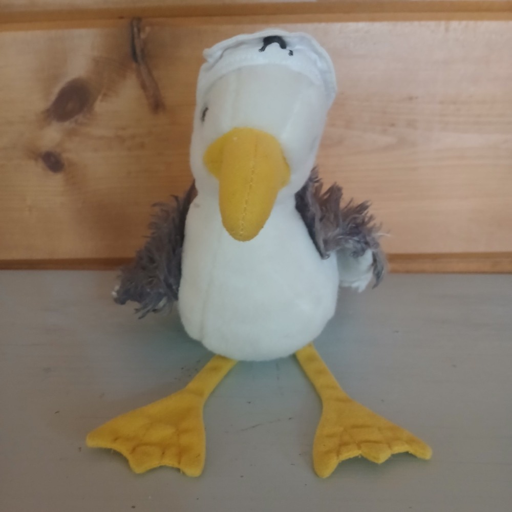 The Black Dog Tavern Seagull Friend Plush Vineyard Haven MA E2
